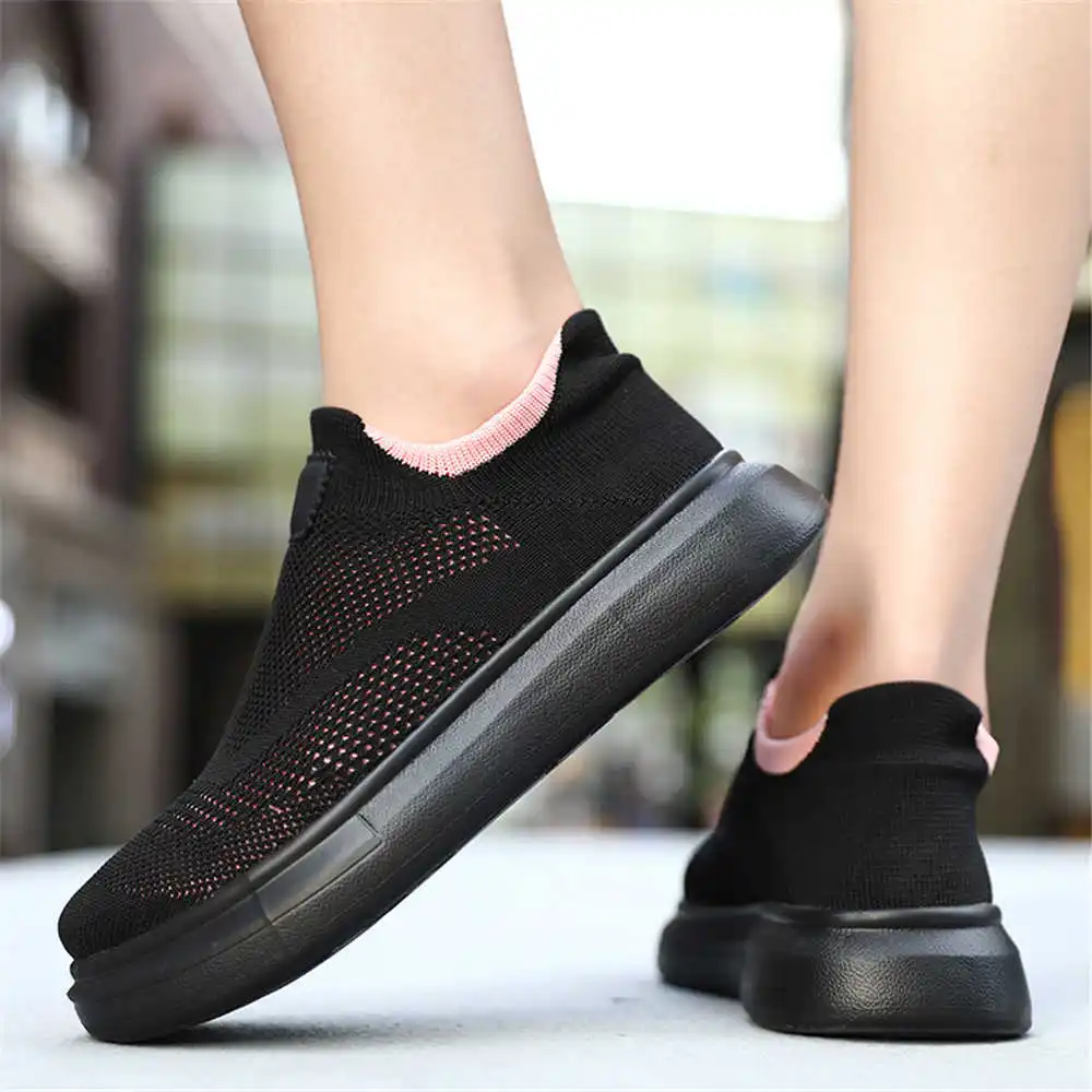 Office Tech Supply - Plattform Strümpfe braune Schuhe für Frau